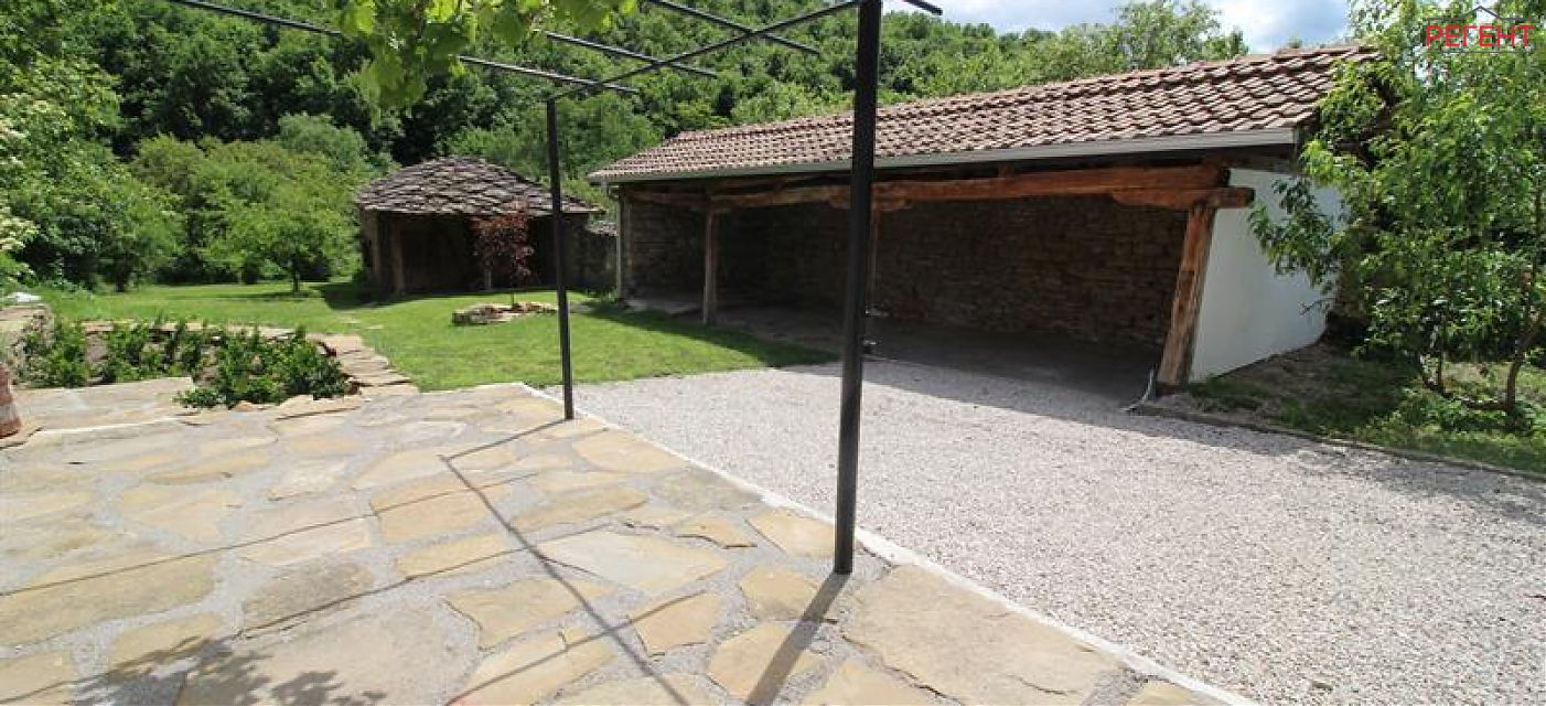  house Gabrovo 12 km from county center Gabrovo 