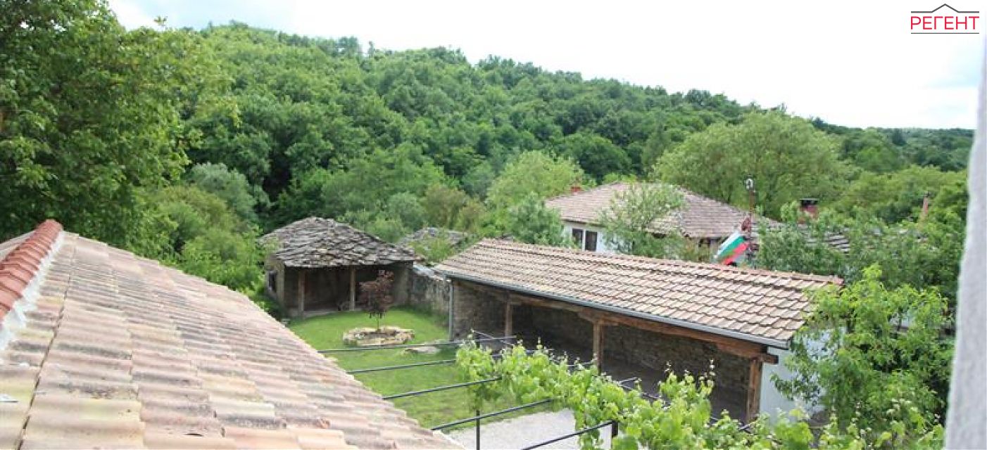  house Gabrovo 12 km from county center Gabrovo 