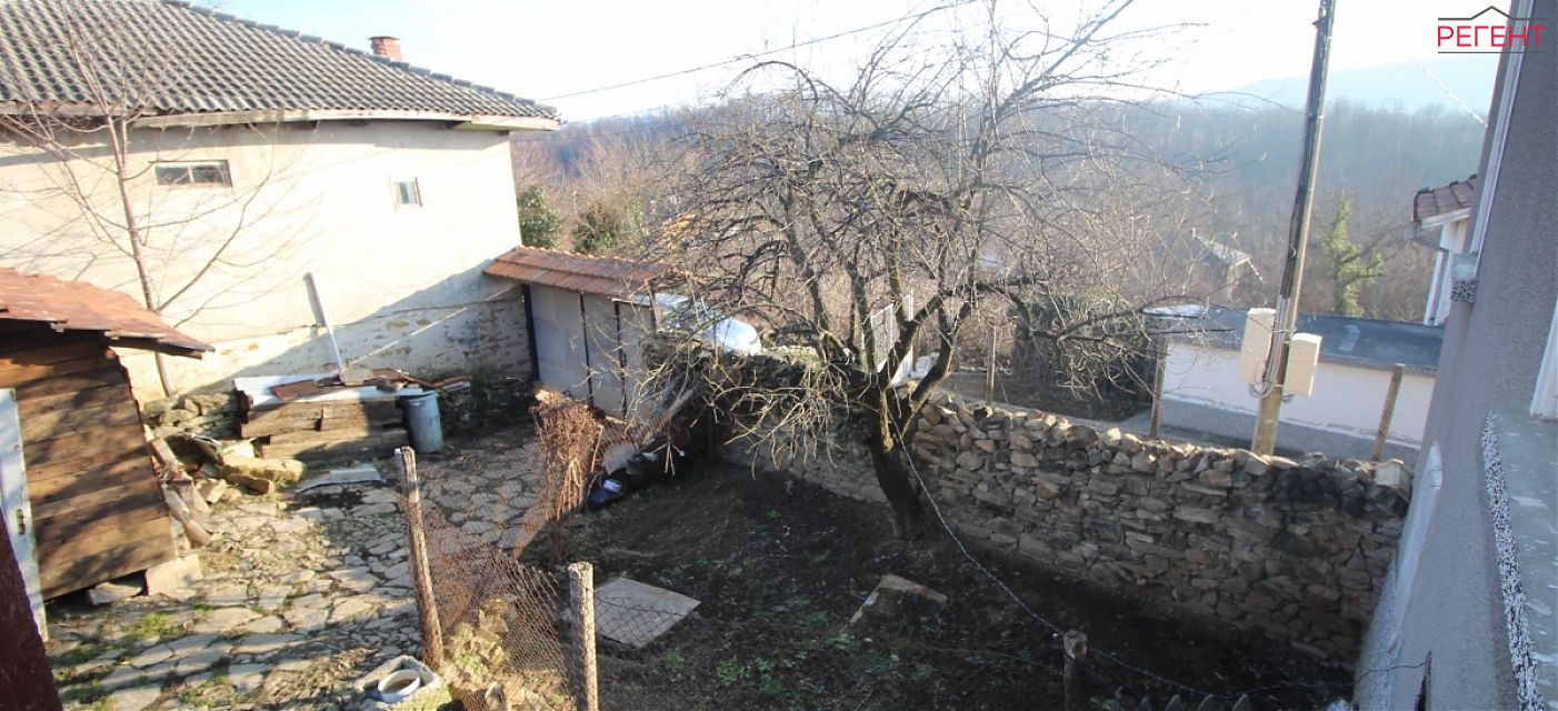  house Gabrovo 4 km from county center Gabrovo 