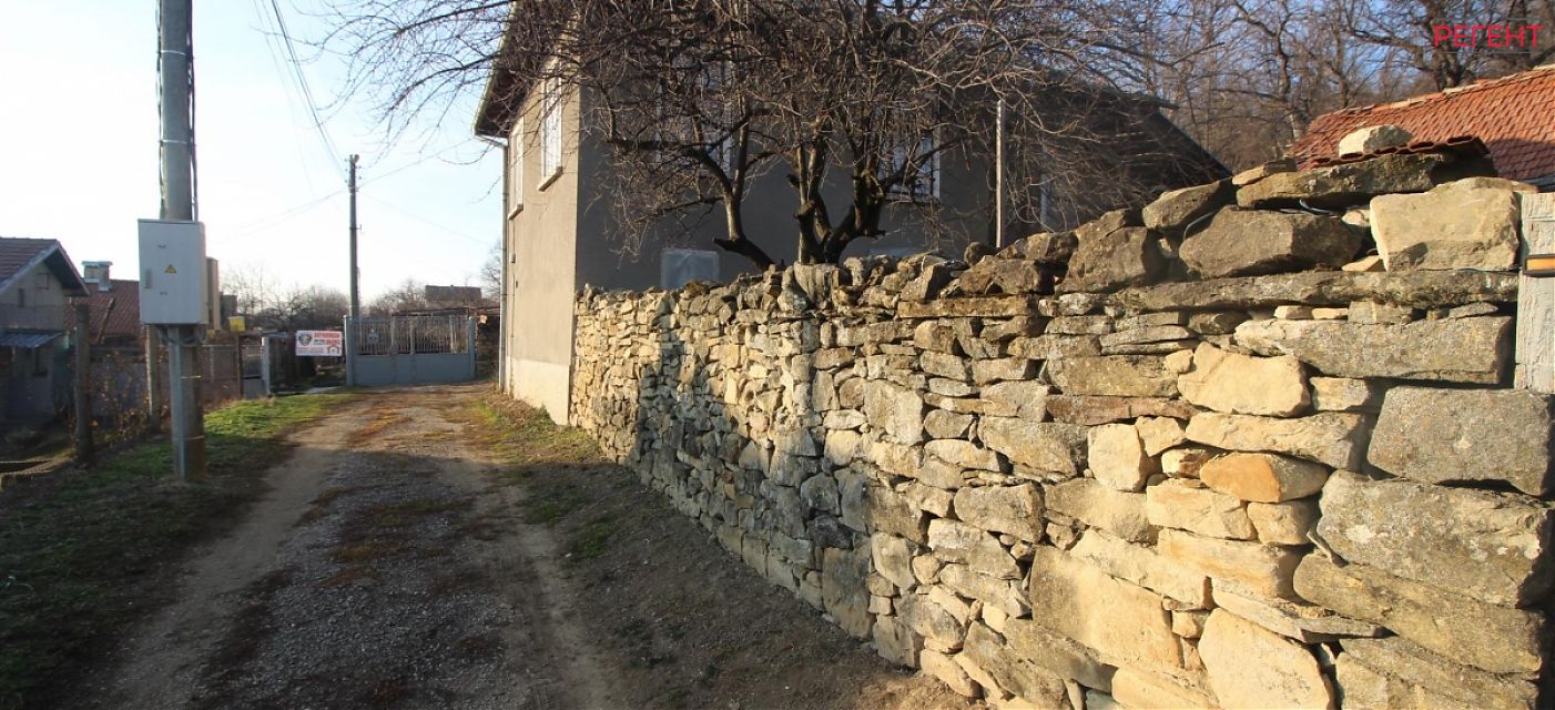  house Gabrovo 4 km from county center Gabrovo 