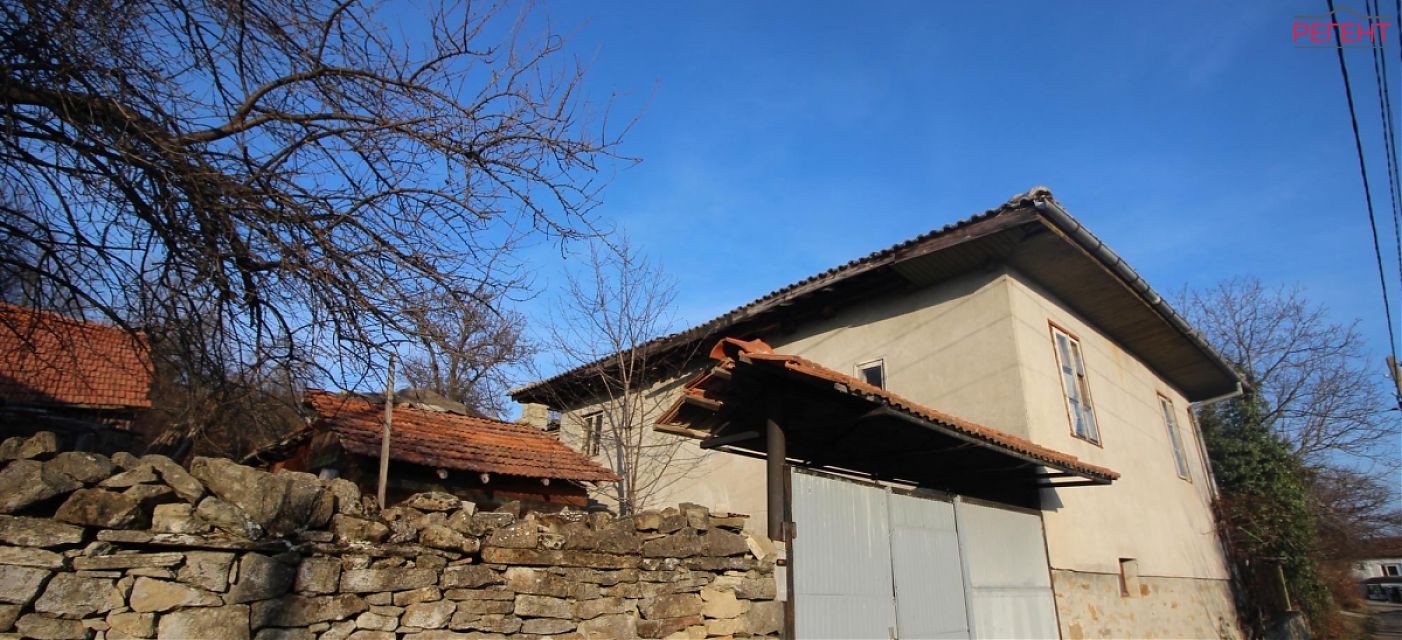  house Gabrovo 4 km from county center Gabrovo 