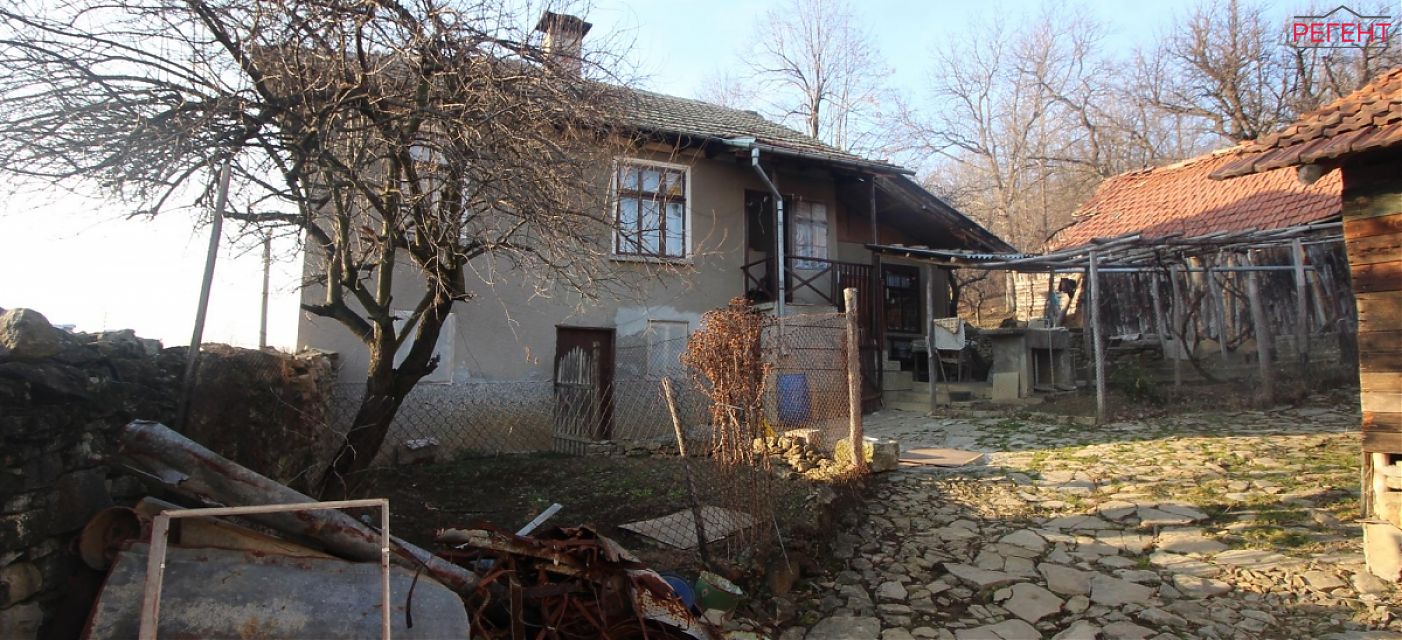  house Gabrovo 4 km from county center Gabrovo 