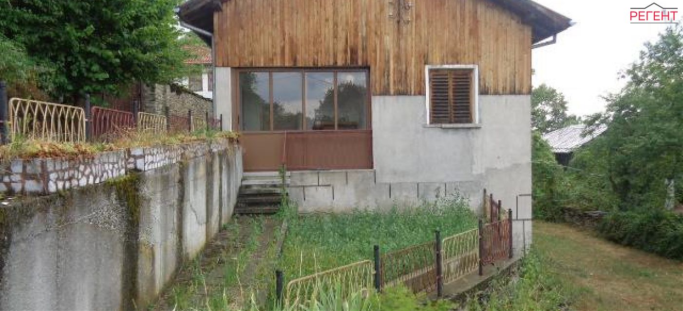  house Triavna 24 km from county center Triavna 