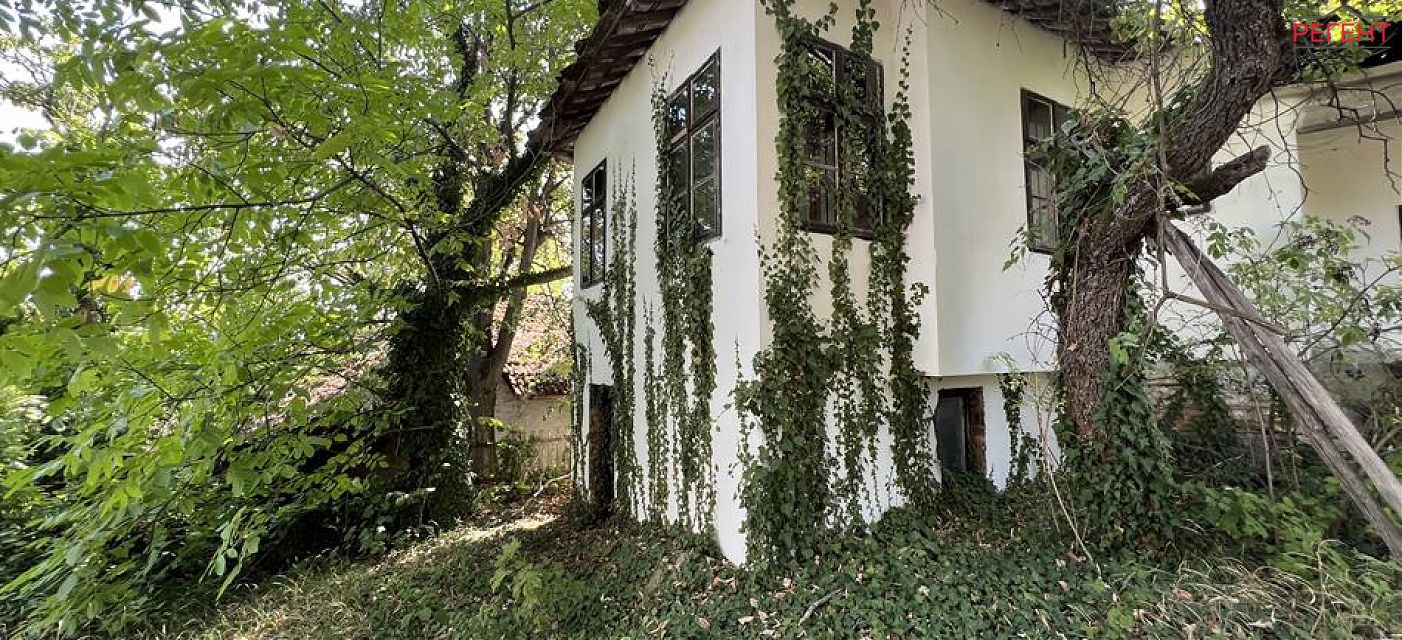  house Triavna 24 km from county center Triavna 