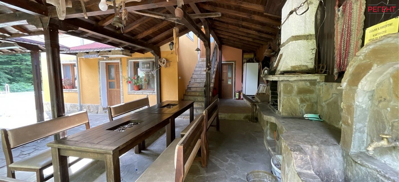  house Triavna 24 km from county center Triavna 