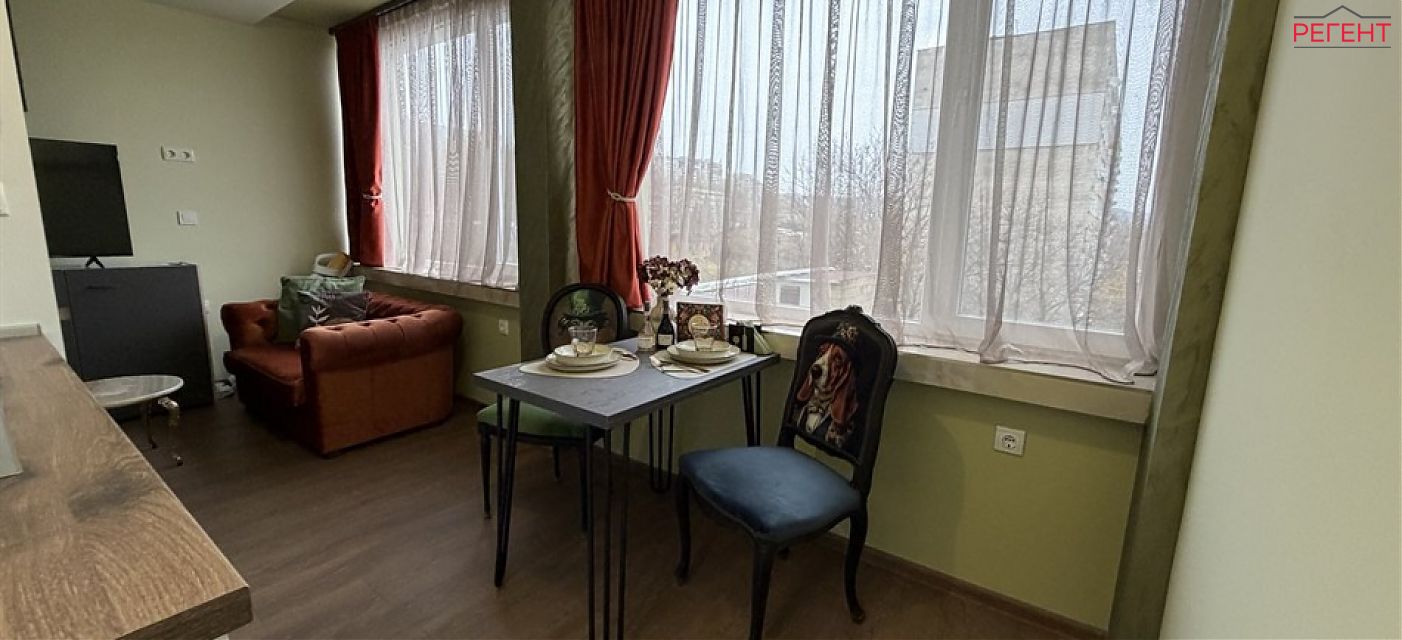 one-room apartment , 