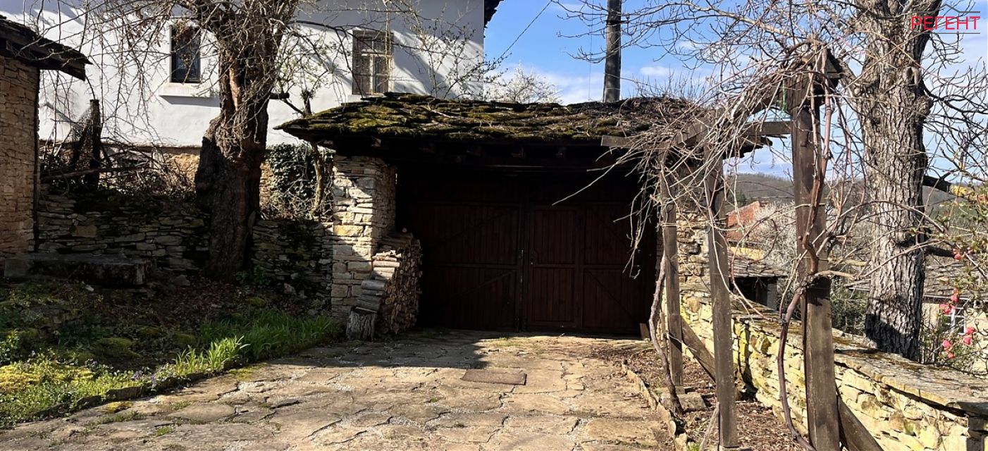  house Gabrovo 6 km from county center Gabrovo 