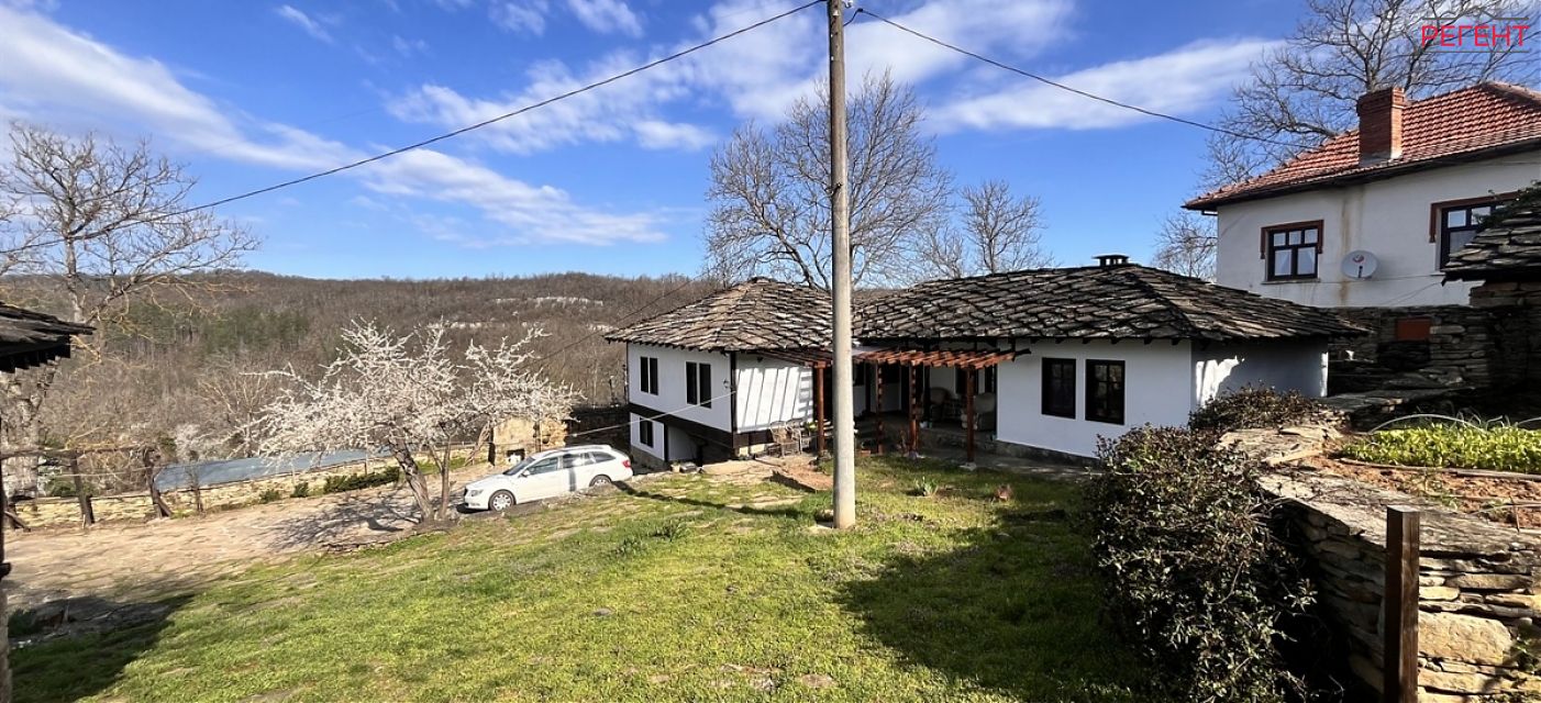  house Gabrovo 6 km from county center Gabrovo 