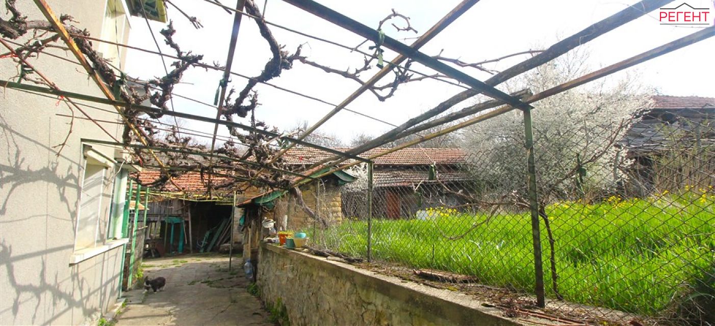  house Gabrovo 13 km from county center Gabrovo 