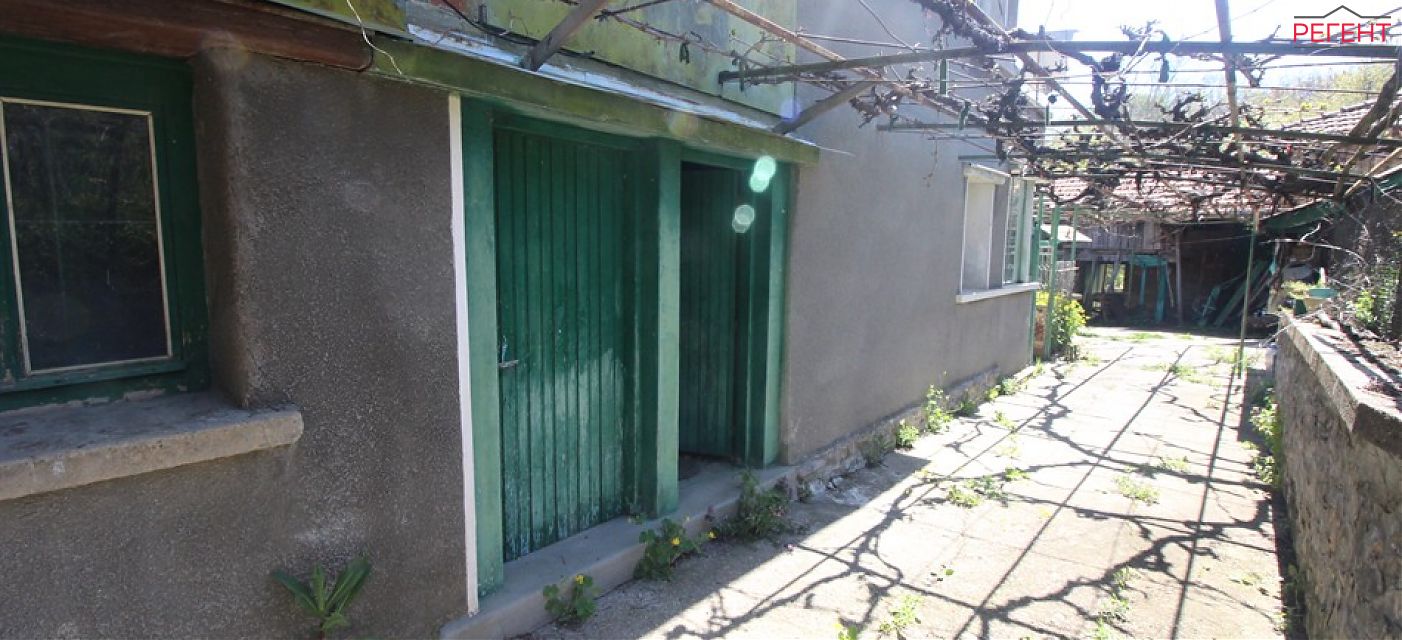  house Gabrovo 13 km from county center Gabrovo 