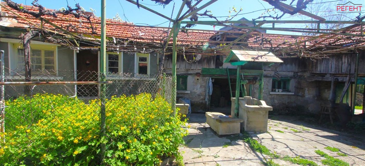  house Gabrovo 13 km from county center Gabrovo 
