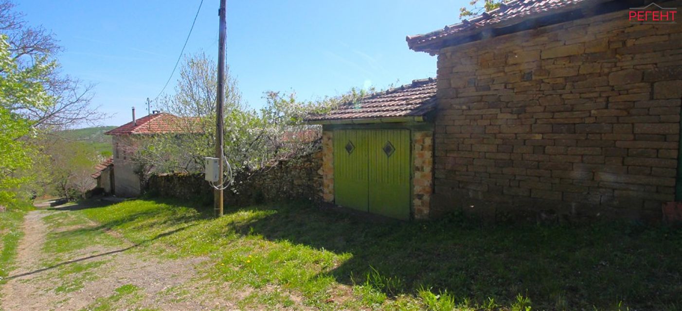  house Gabrovo 13 km from county center Gabrovo 