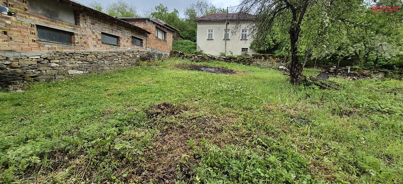  house Sevlievo 42 km from county center Sevlievo 