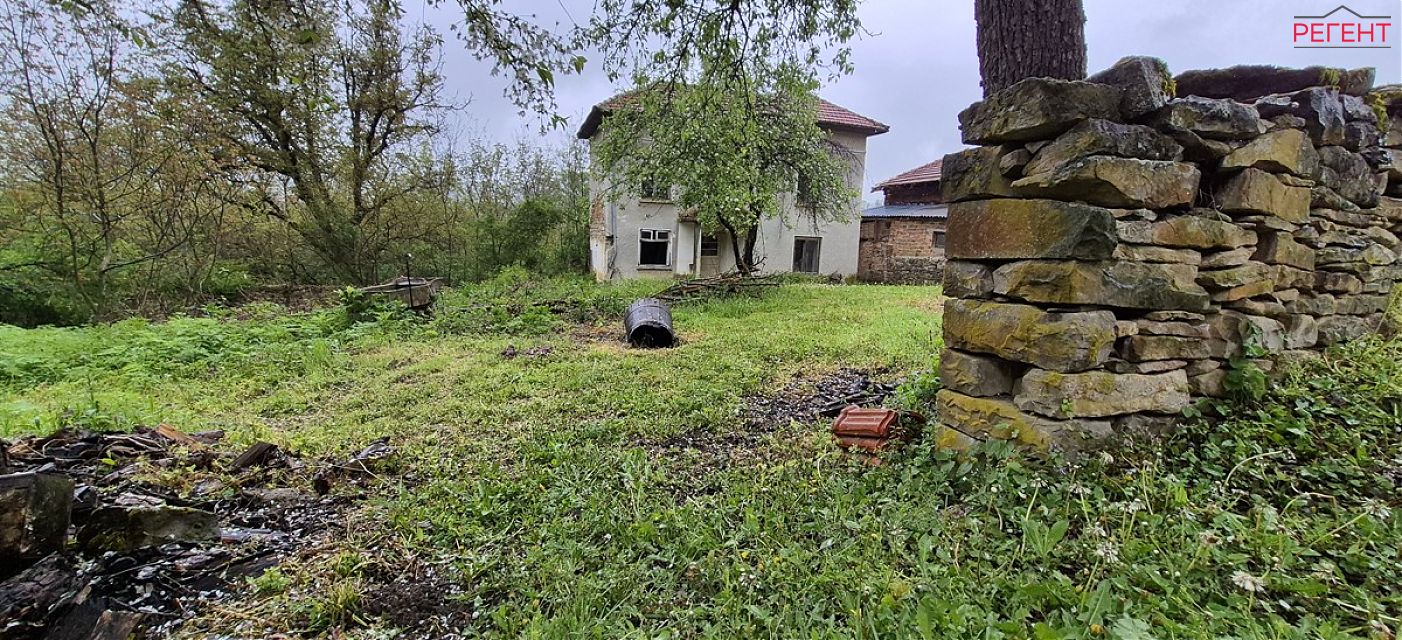  house Sevlievo 42 km from county center Sevlievo 