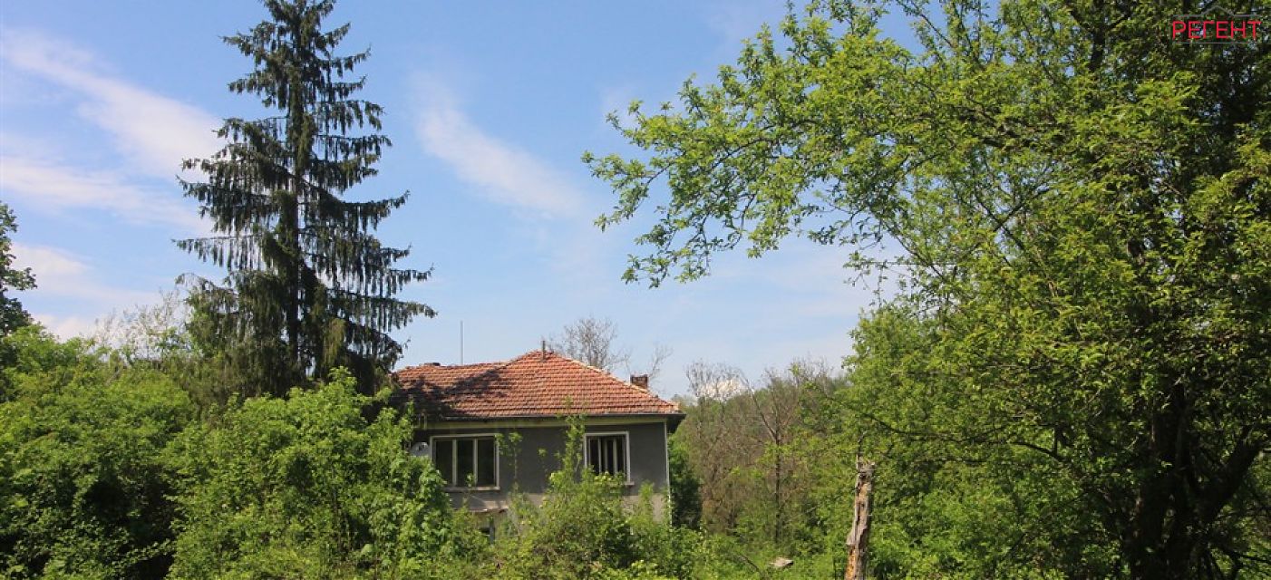  house Gabrovo 8 km from county center Gabrovo 
