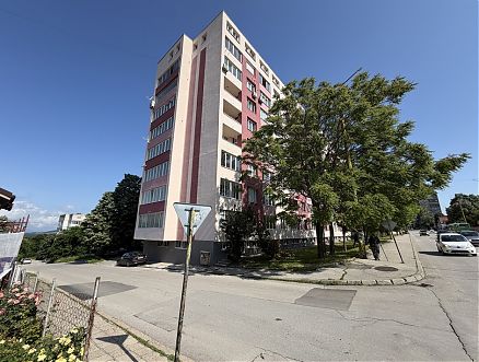 three-room apartment, Gabrovo кв.Голо бърдо - REGENT Real Estate Agency