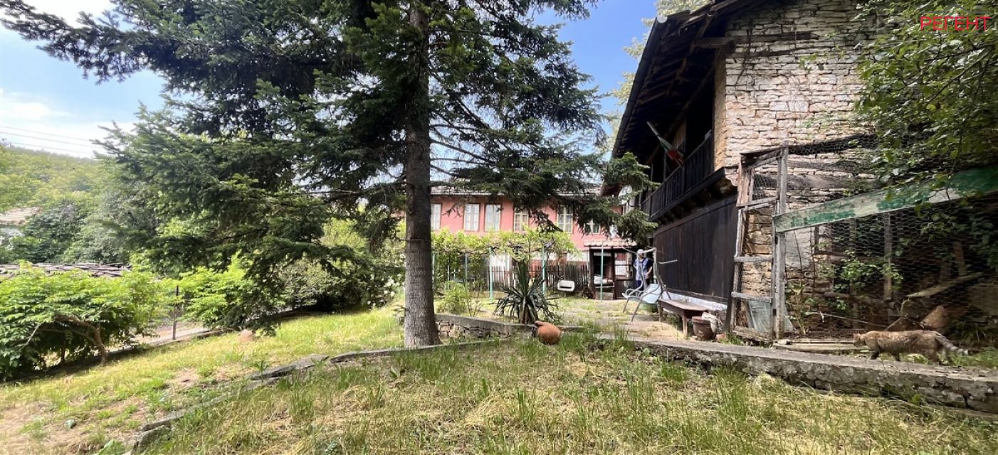  house Gabrovo 12 km from county center Gabrovo 