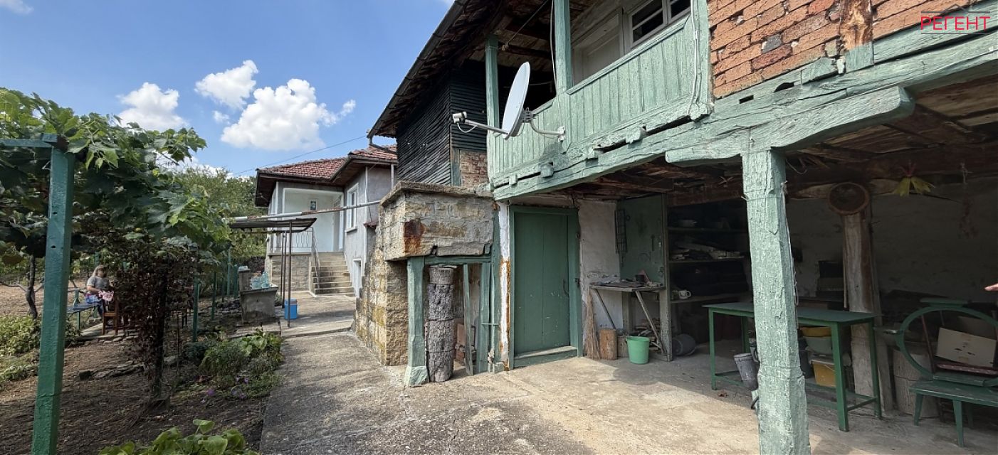  house Sevlievo 45 km from county center Sevlievo 