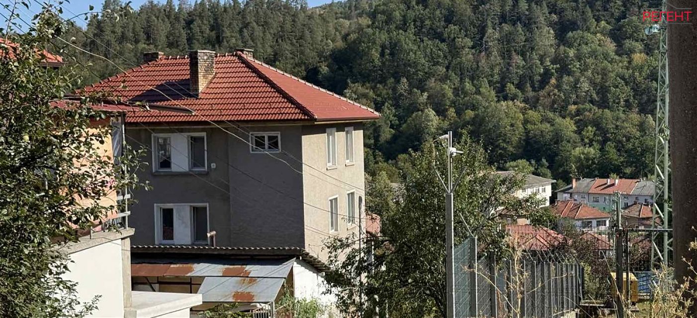 three-room apartment Triavna Triavna , 