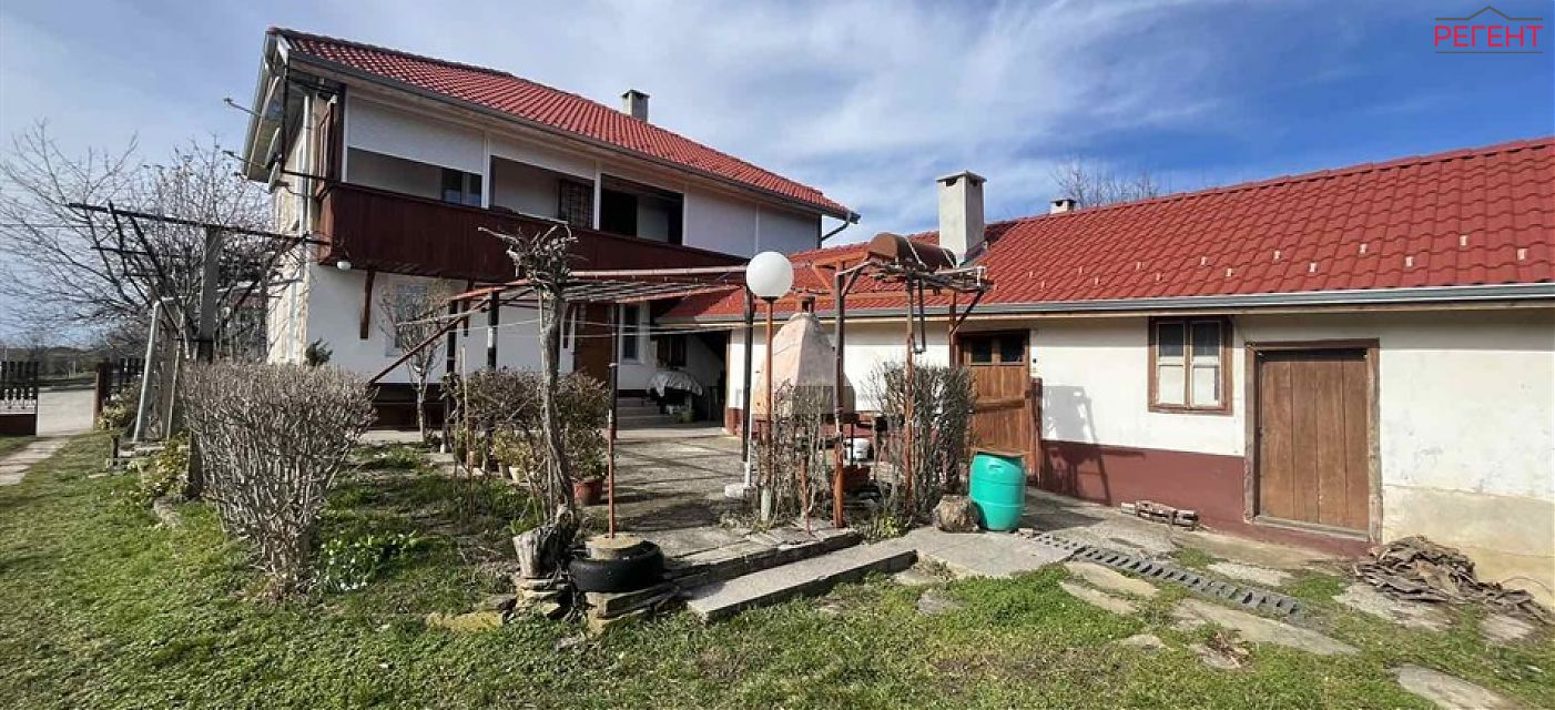  house Gabrovo 4 km from county center Gabrovo 