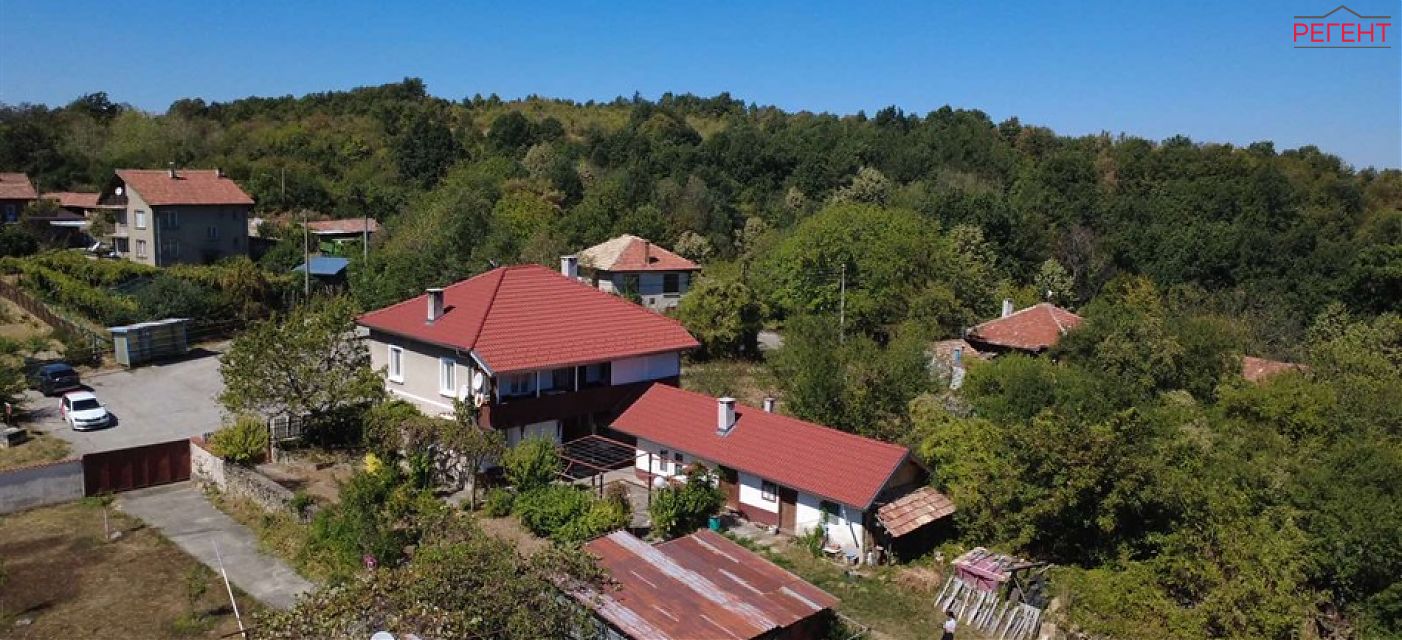  house Gabrovo 4 km from county center Gabrovo 